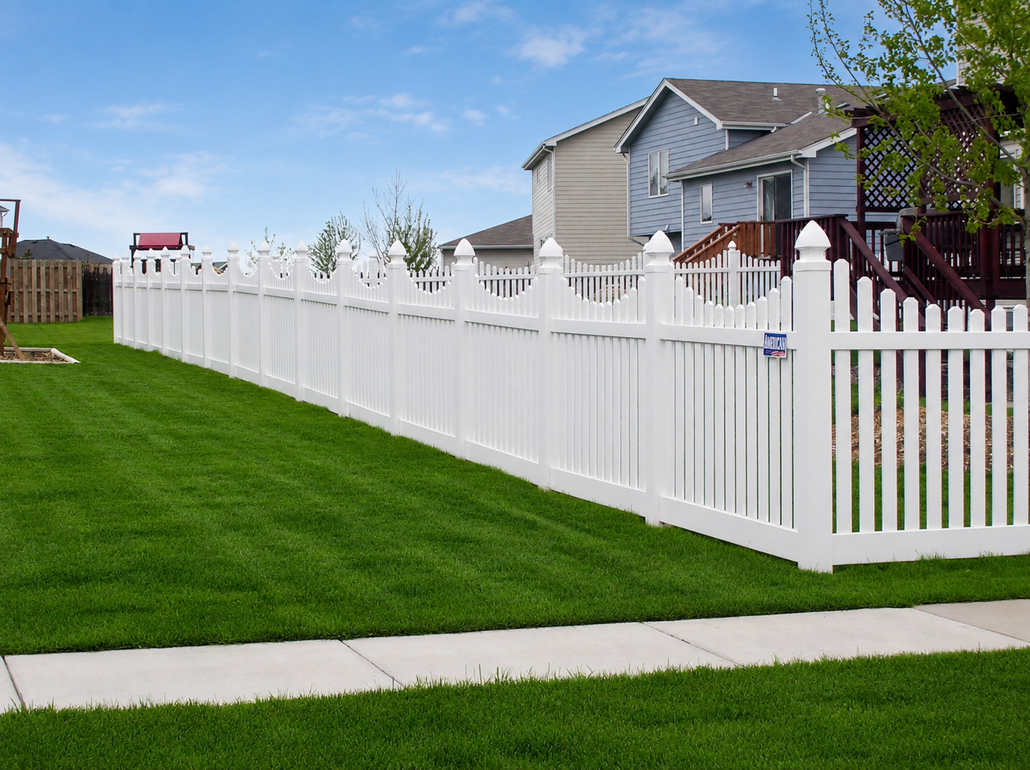 [300 Feet of Fence] 4' Tall Underscallop AFC-97 Vinyl Complete Fence Package